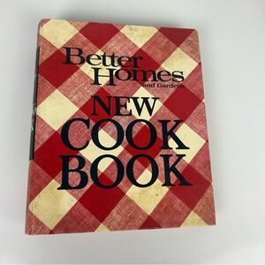 Better Homes and Gardens New Cook Book 1968 2nd printing 5 ring vintage cookbook
